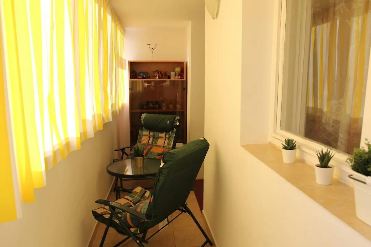 Sunshine 3 Bedrooms Apartment Near Arena Nationala Boekarest