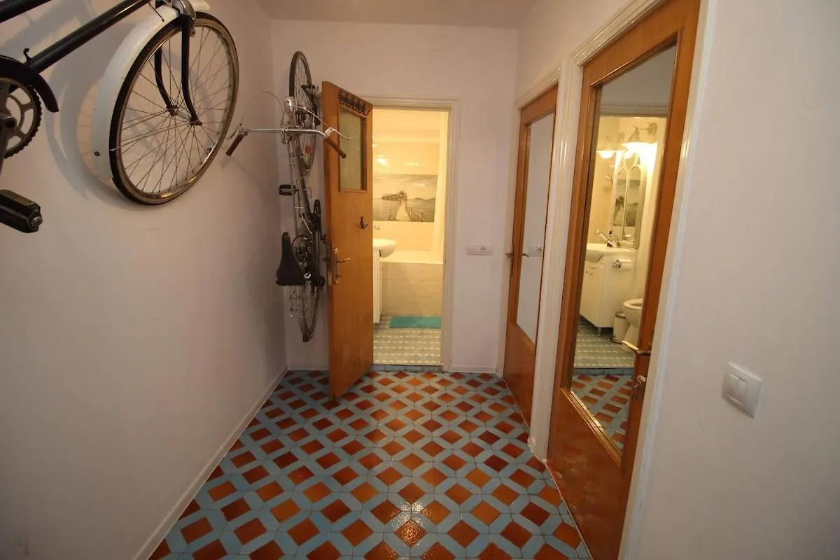 Sunshine 3 Bedrooms Apartment Near Arena Nationala Boekarest